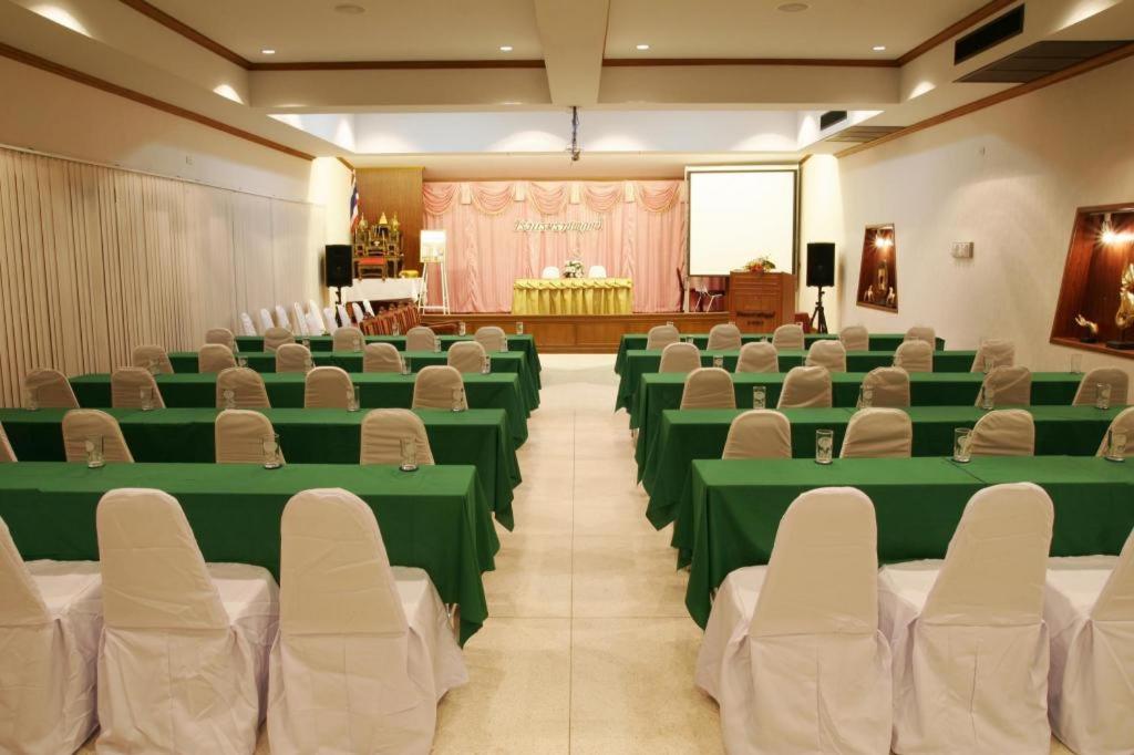 Ratchaphruek 2007 Hotel Chom Thong Esterno foto