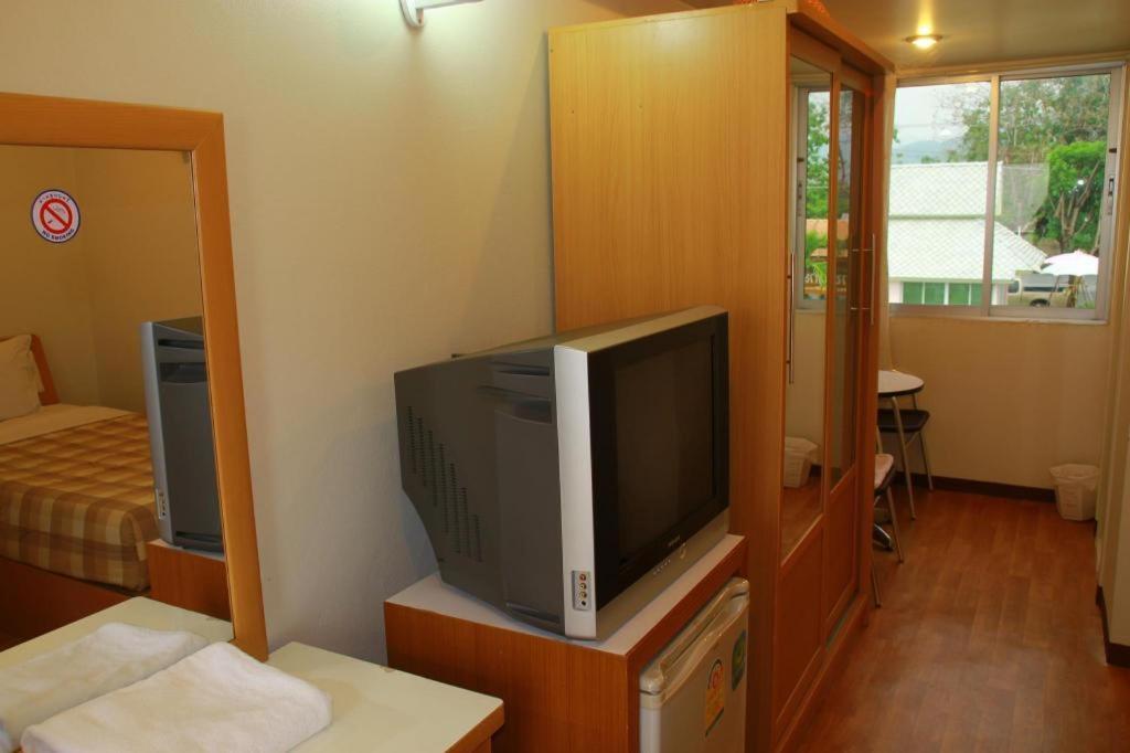 Ratchaphruek 2007 Hotel Chom Thong Esterno foto