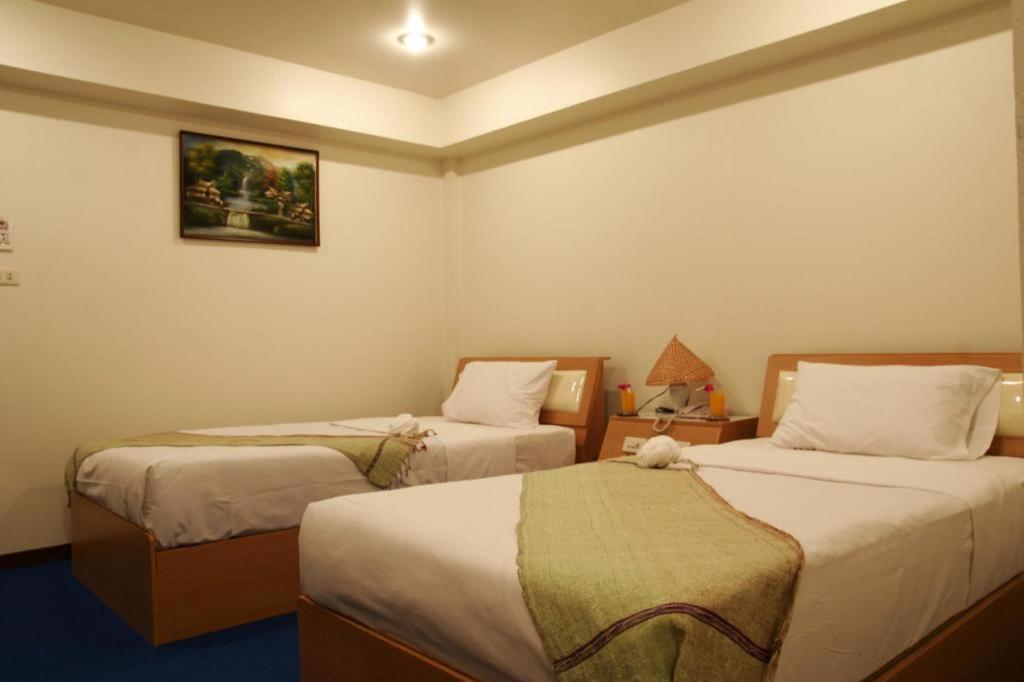 Ratchaphruek 2007 Hotel Chom Thong Esterno foto